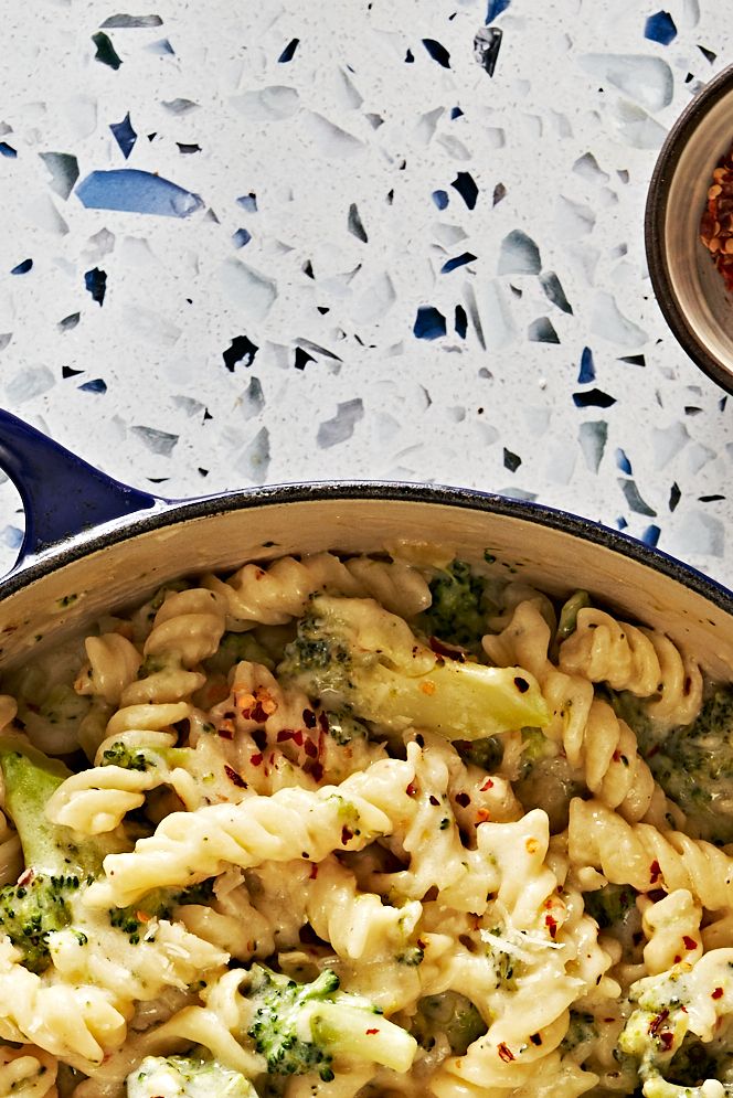 one pot creamy broccoli cheese pasta