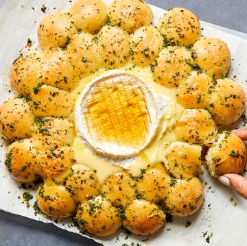 baked brie wreath bread