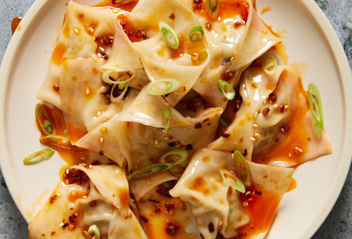 chicken wontons in chili oil