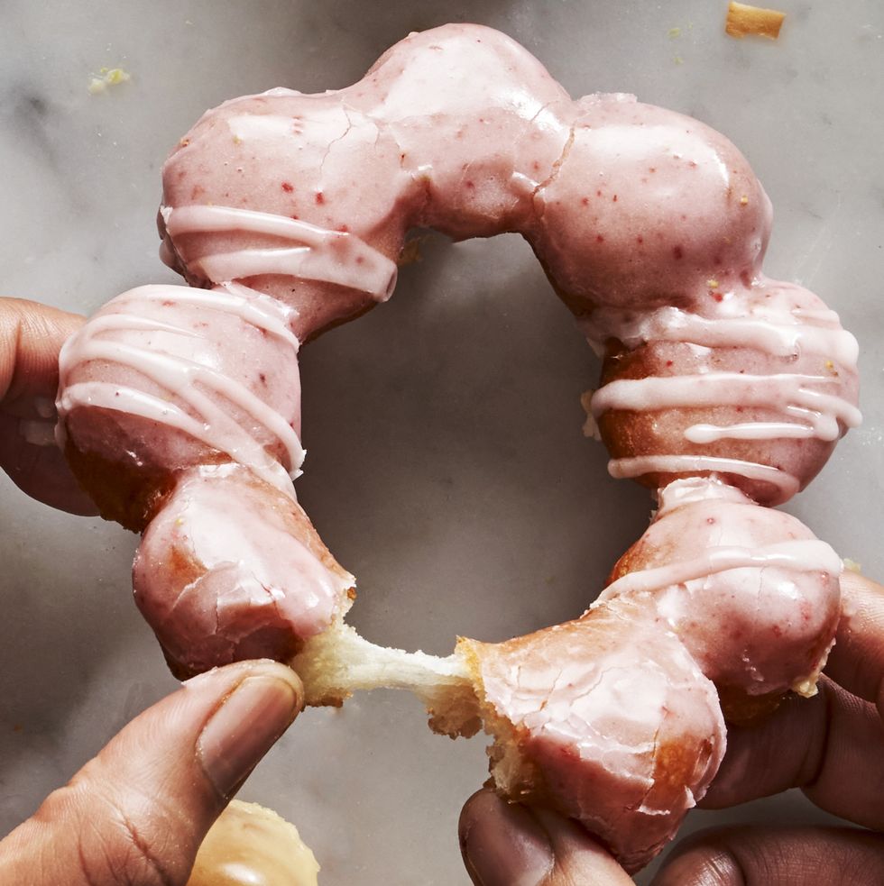 strawberry lemonade mochi pon de ring donuts