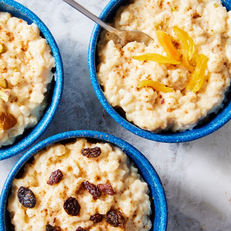rice pudding with cinnamon and dried fruit