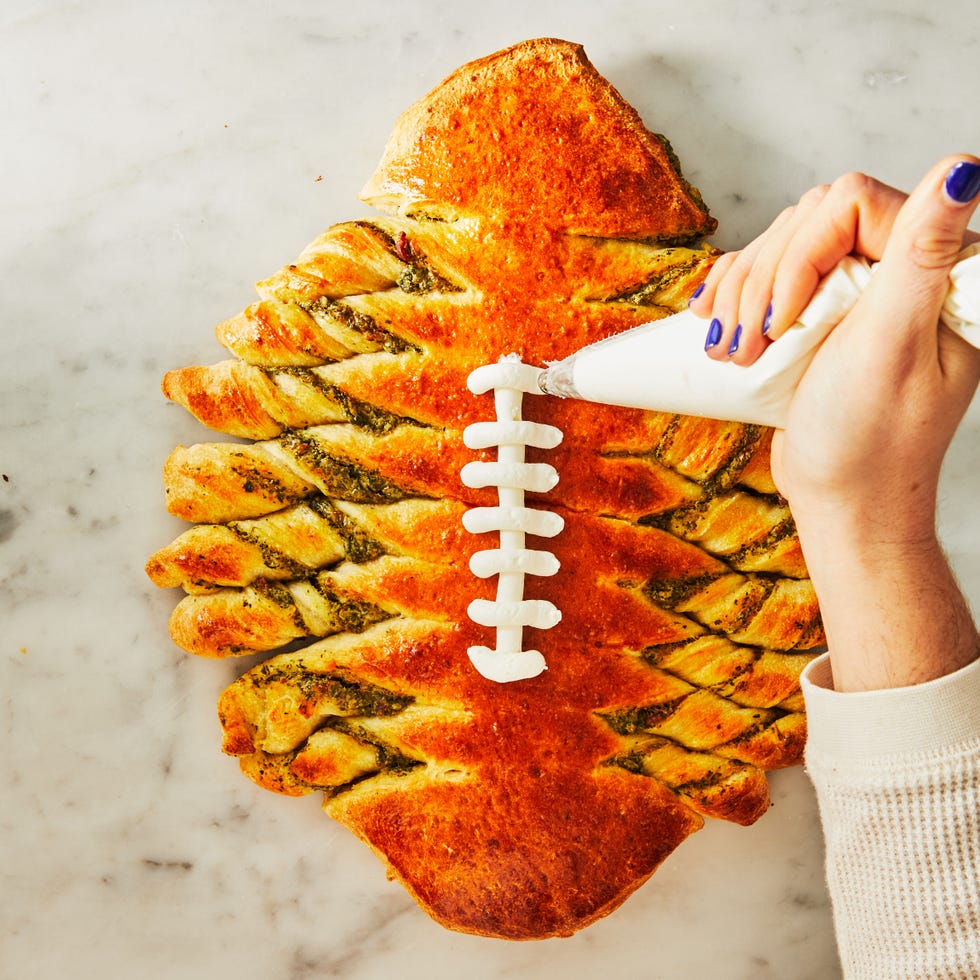 pull apart spinach artichoke football