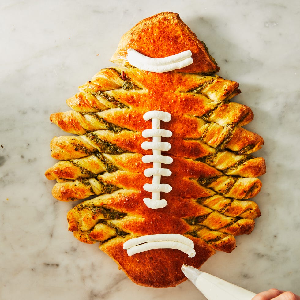 pull apart spinach artichoke football