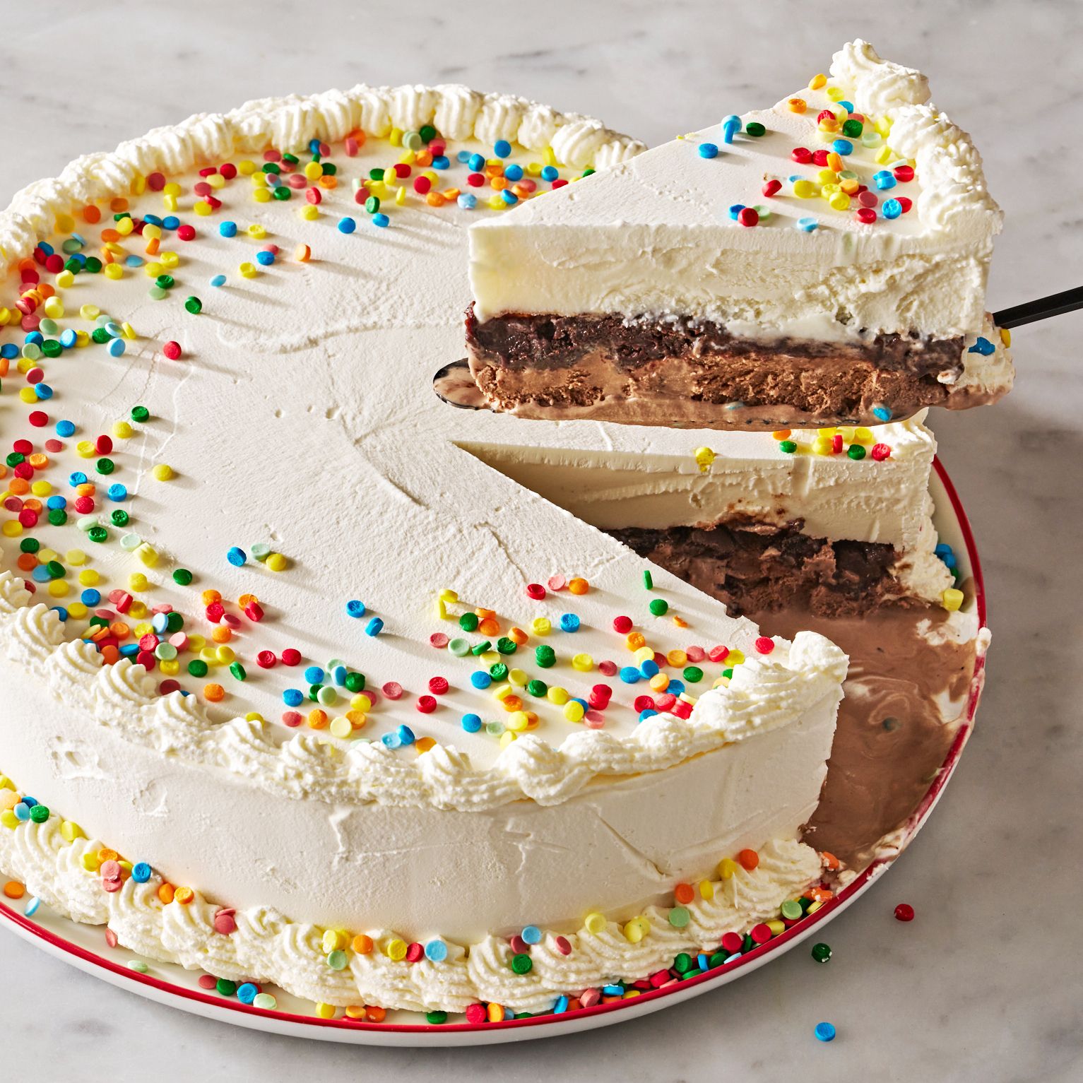 Easy Ice Cream Cake (DQ Copycat) - Culinary Hill