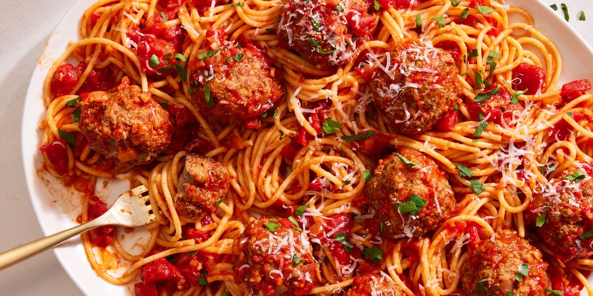 Best Copycat Olive Garden Meatballs - How to Make Olive Garden Meatballs
