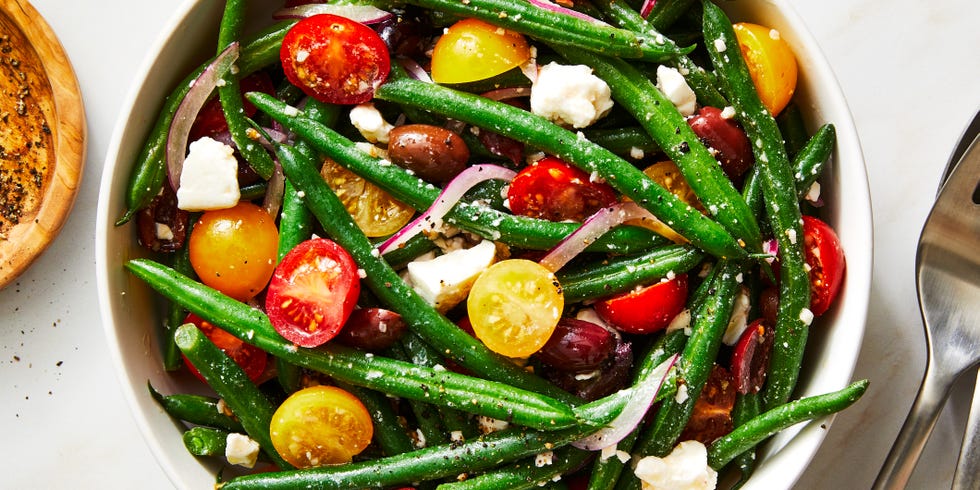 green bean salad with tomatoes and feta