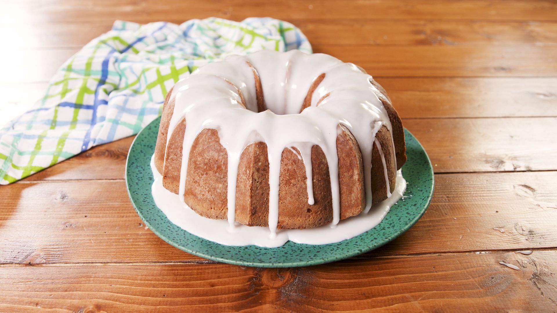 MaMa's Pound Cake | Just A Pinch Recipes