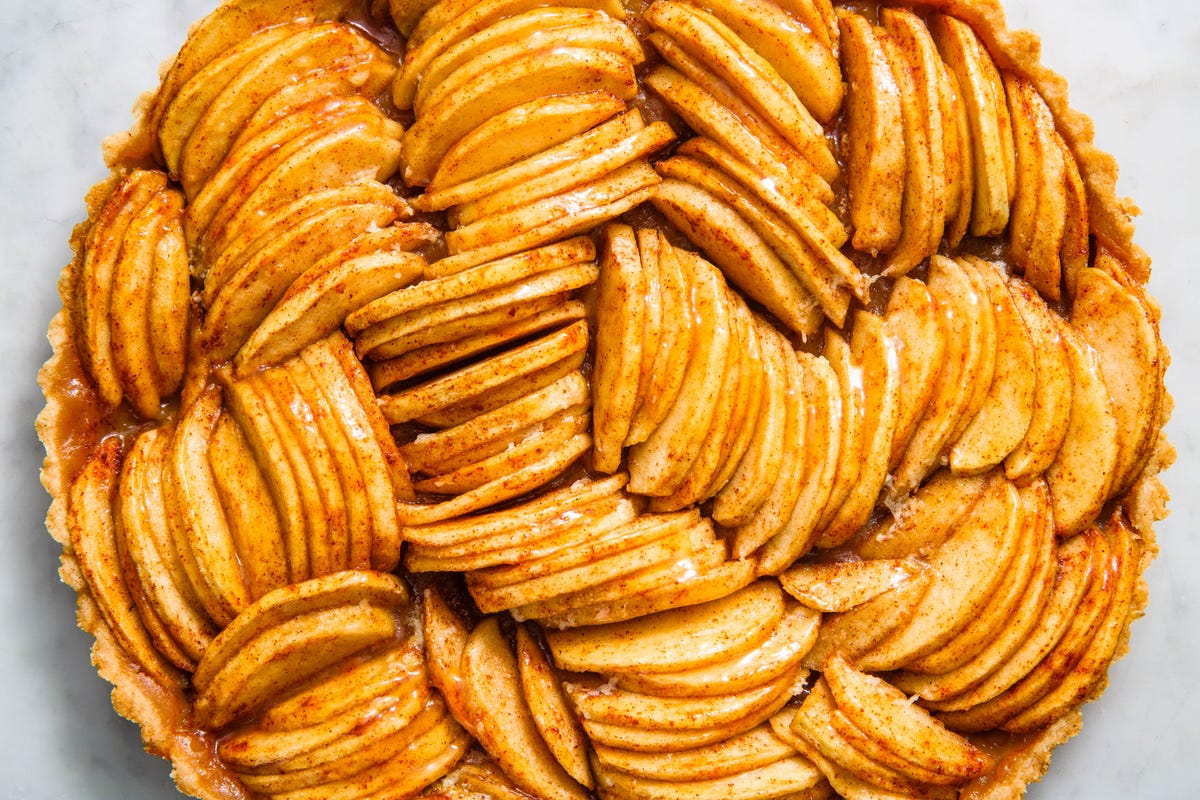 preview for The Mesmerizing Pattern On This Apple Tart Is Actually Crazy Easy