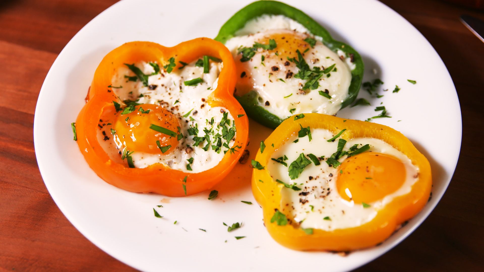 Fried Eggs in Green Pepper Rings | Recipe | Stuffed peppers, Stuffed green  peppers, St patricks day food
