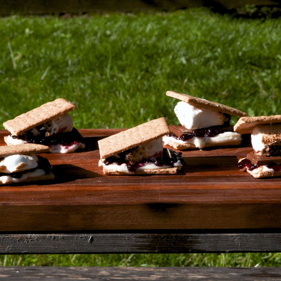 Blueberry Cheesecake S'mores - Delish.com