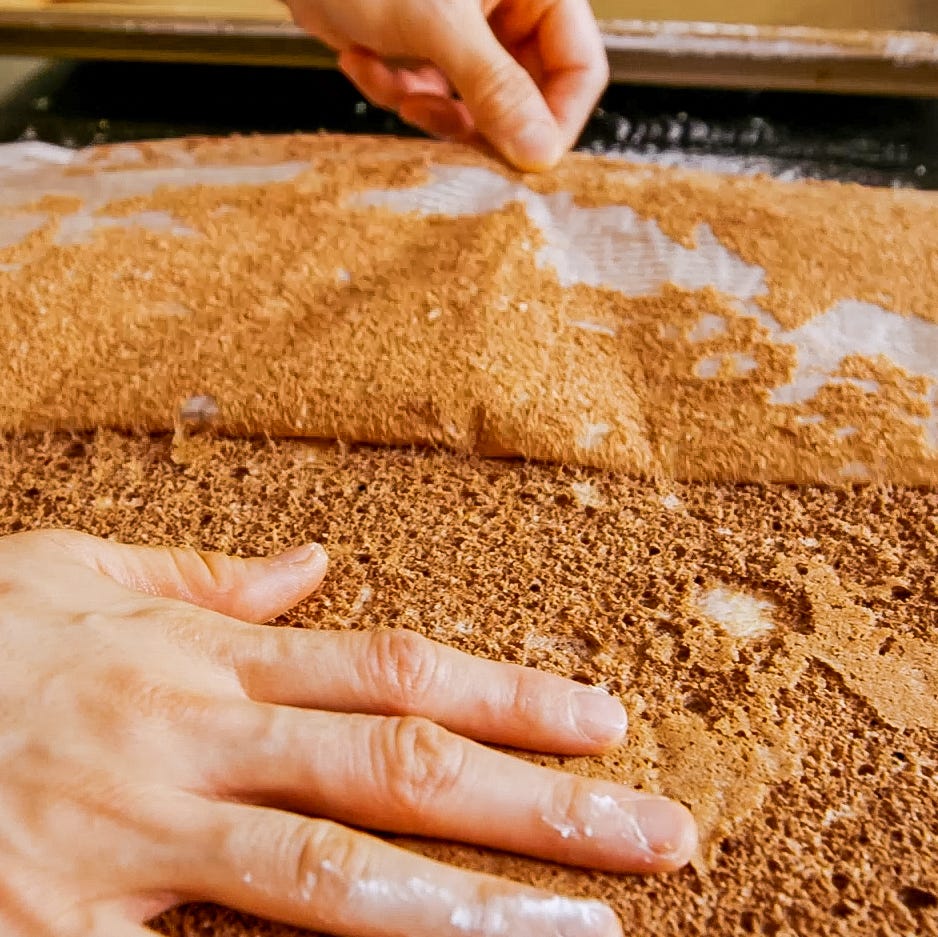 peeling parchment off cake