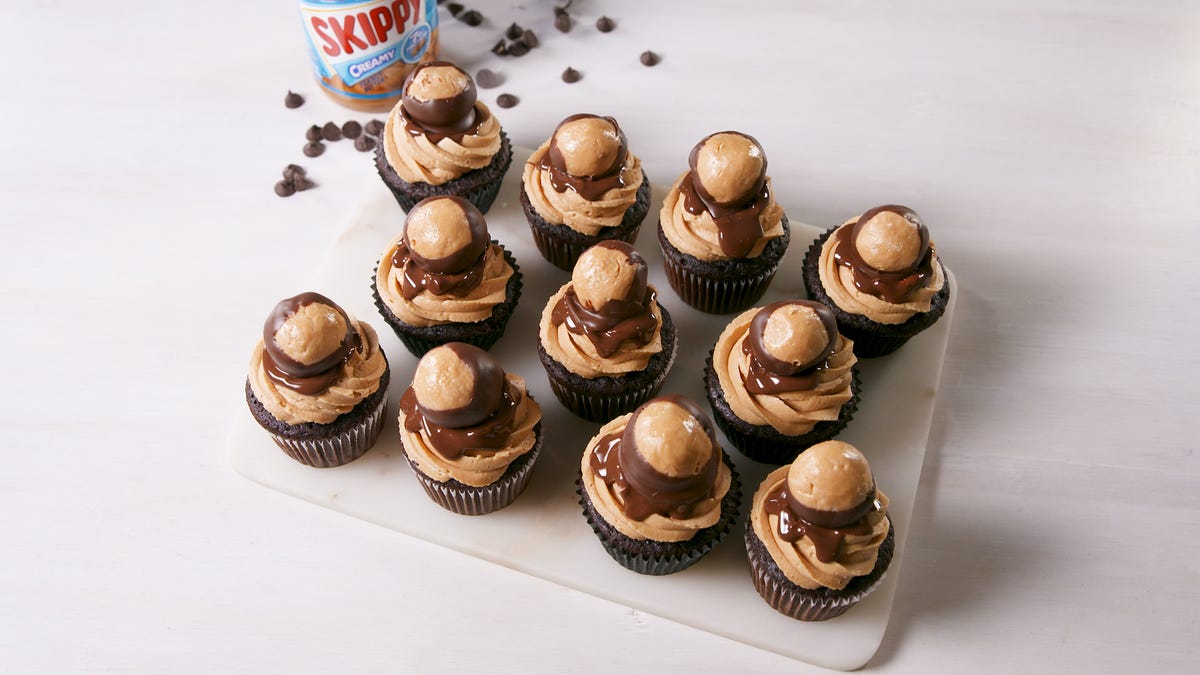 Chocolate Cream Cheese Cupcakes - Life Currents