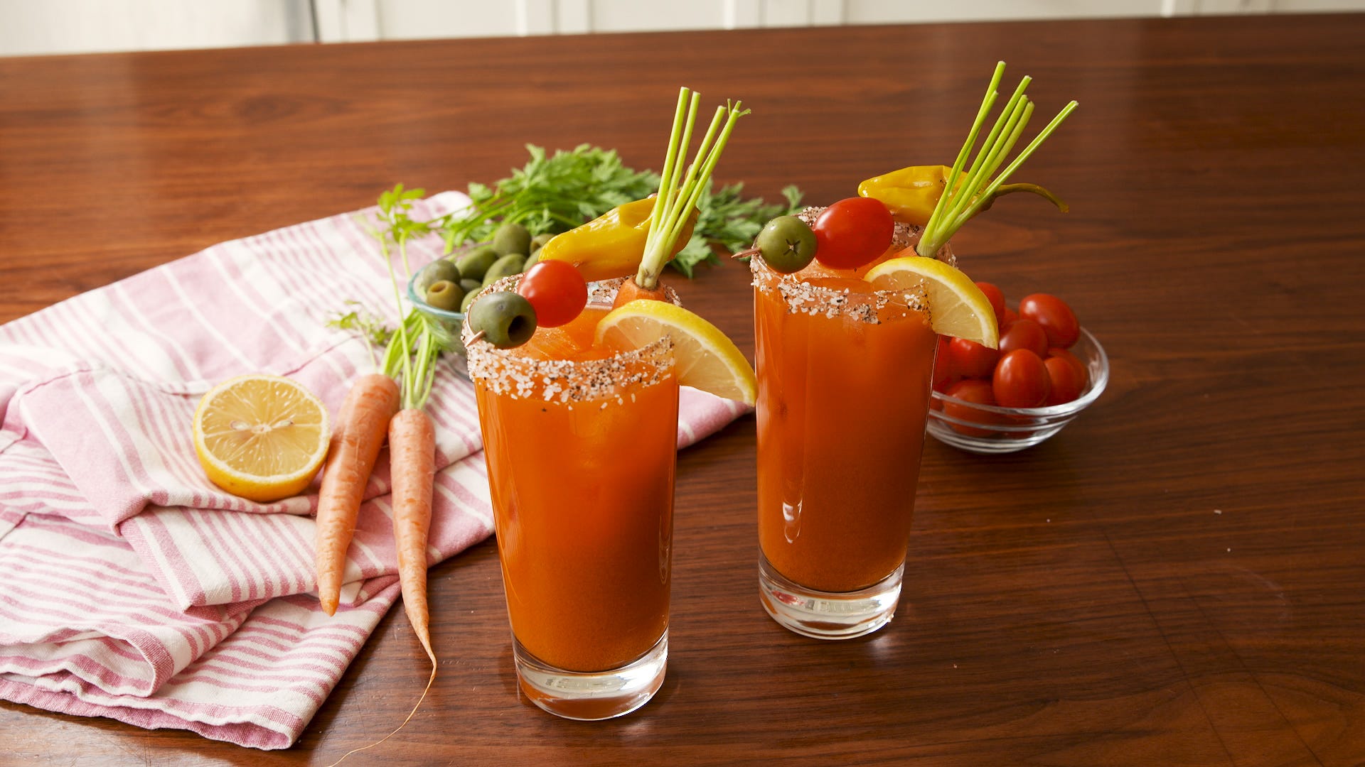 Carrot Bloody Mary Cocktail Recipe – Garlic Head