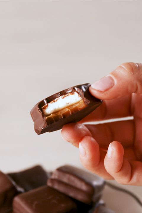 chocolate, nail, finger, brown, hand, food, copper, chocolate bar, caramel, thumb,