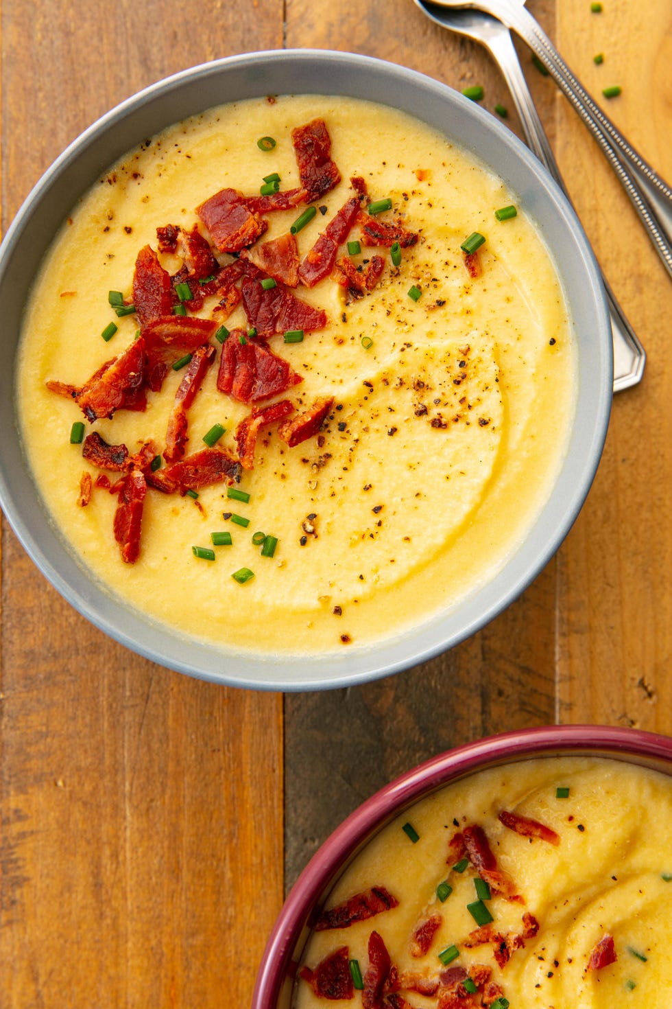 https://hips.hearstapps.com/hmg-prod/images/delish-cauliflower-leek-soup-vertical-1530375290.jpg?crop=0.760xw:0.762xh;0.0561xw,0&resize=980:*