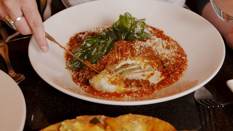 Dish, Food, Cuisine, Ingredient, Produce, Parmigiana, Recipe, Italian food, Bolognese sauce, Meat, 