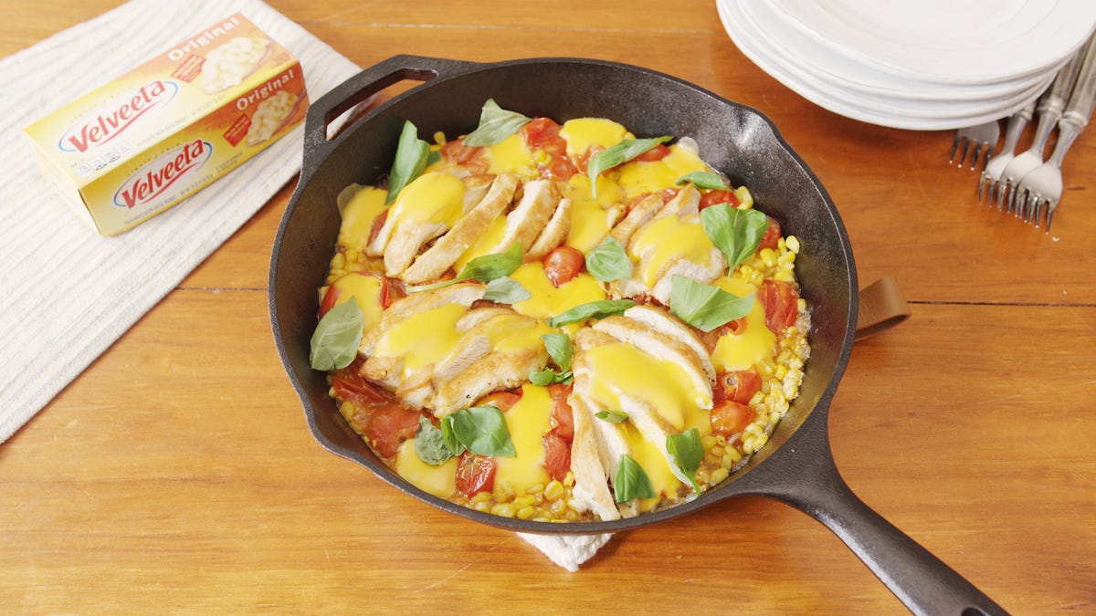 Best Cheesy Chicken & Corn Skillet - How To Make Cheesy Chicken & Corn