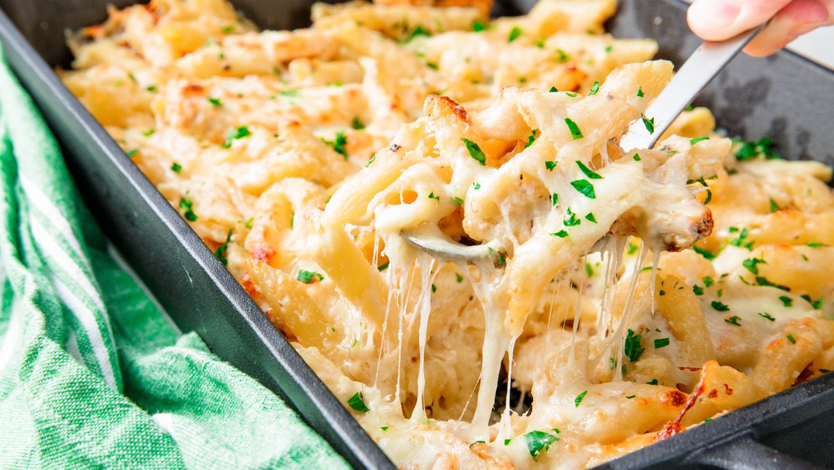preview for The Cheese Pull In This Chicken Alfredo Bake Is INSANE