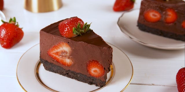 Dish, Food, Strawberries, Strawberry, Cuisine, Dessert, Flourless chocolate cake, Cake, Chocolate cake, Chocolate, 