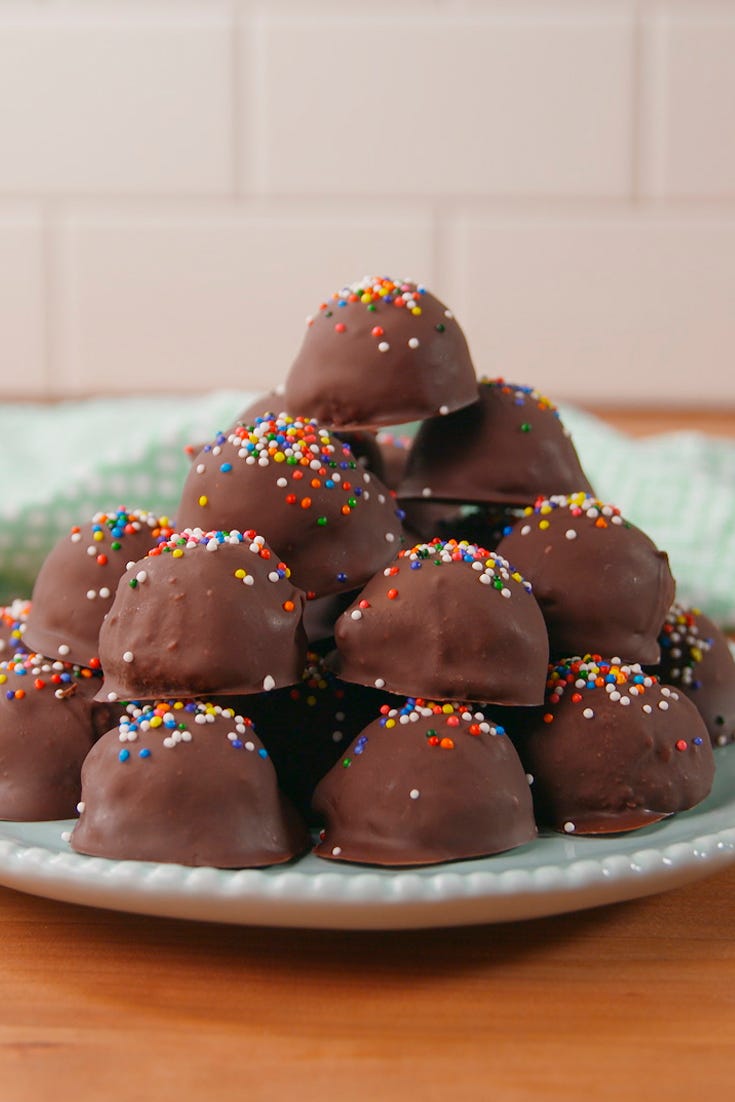 Food, Cuisine, Bourbon ball, Rum ball, Dish, Chocolate truffle, Dessert, Bonbon, Sprinkles, Chocolate, 