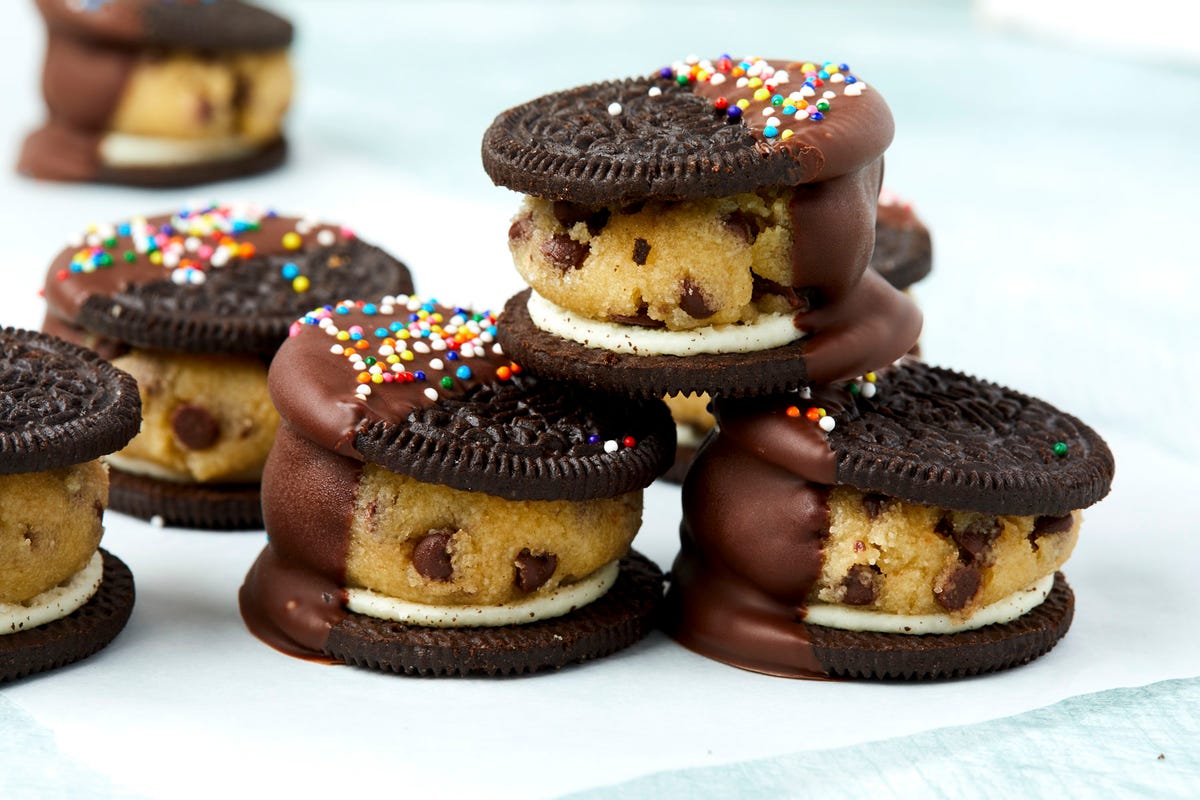 preview for Cookie Dough Stuffed Oreos Is The Best Thing To Do With An Oreo