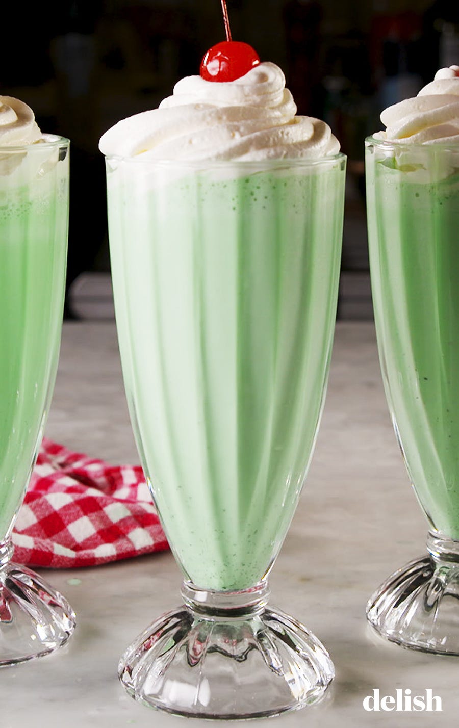 food, milkshake, drink, nonalcoholic beverage, floats, dessert, frozen dessert, cream, smoothie, irish cream