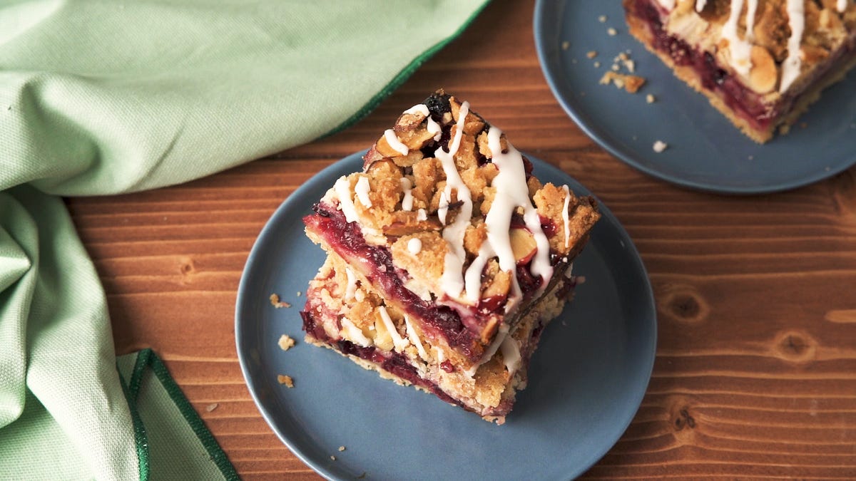 preview for Cranberry Crumb Bars Are An Amazing Thanksgiving Dessert