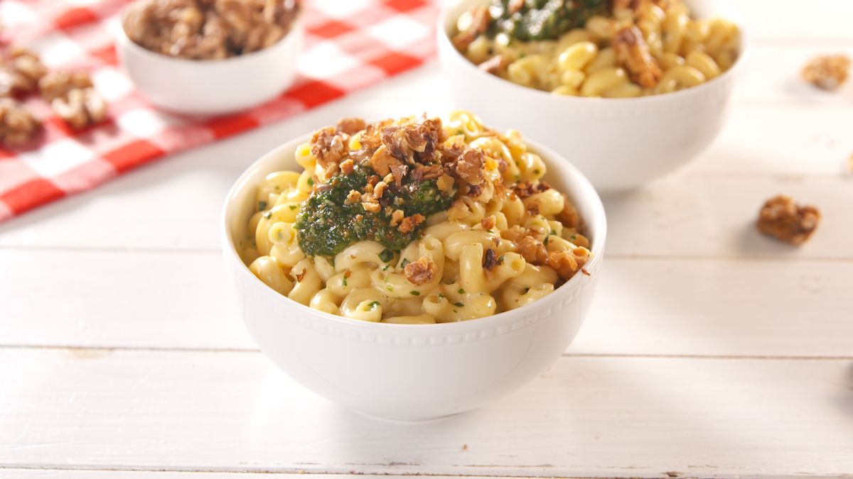 preview for This Creamy Walnut Pesto Mac & Cheese Is A Pesto Party