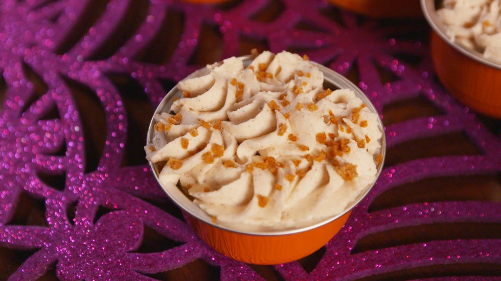 Dish, Food, Cuisine, Cream, Ingredient, Whipped cream, Dessert, Sweetness, Buttercream, Non-alcoholic beverage, 