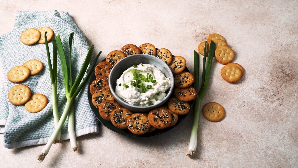 preview for Everything Ritz Is The BEST Cracker Ever