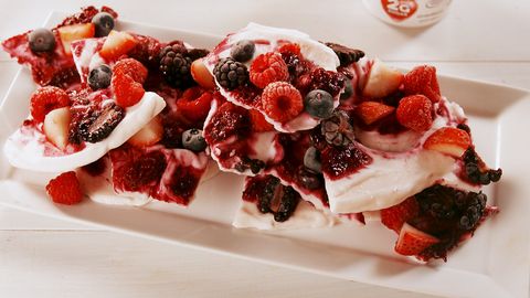 preview for Skip The Lines At Pinkberry And Make This Fro-Yo Berry Bark