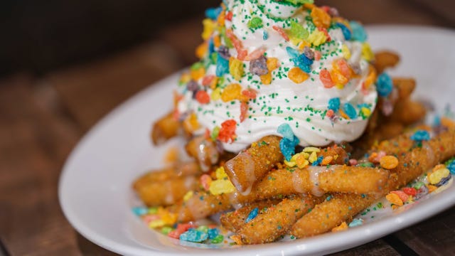 funnel cake fries disneyland