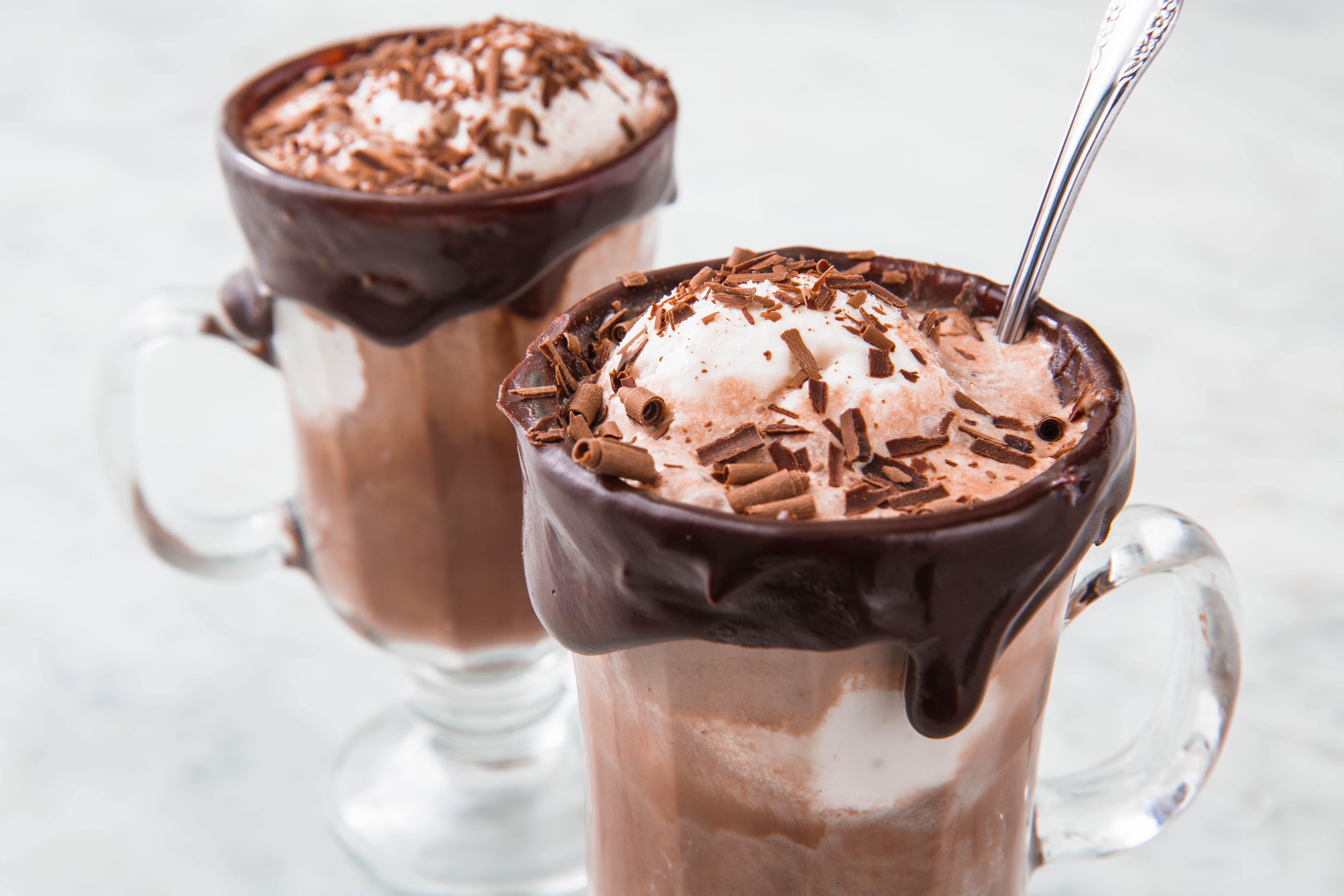 Hot Chocolate Floats Will Get You SO Excited For Winter