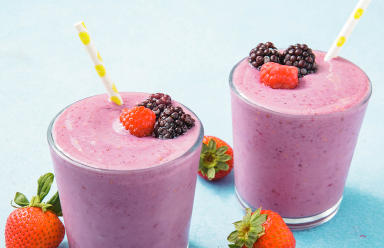 Best Triple Berry Smoothie - How to Make a Smoothie