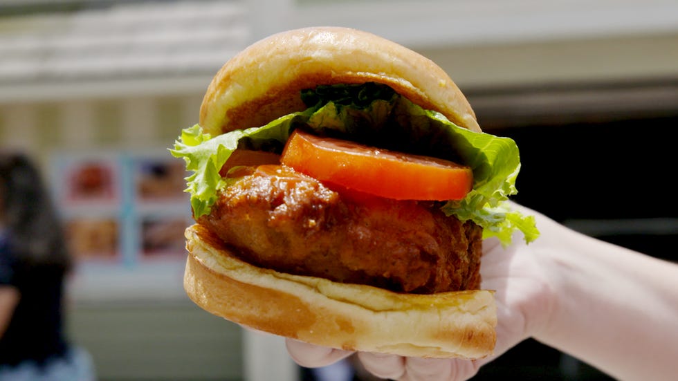 Food, Hamburger, Fast food, Dish, Junk food, Buffalo burger, Cuisine, Bun, Veggie burger, Cheeseburger, 