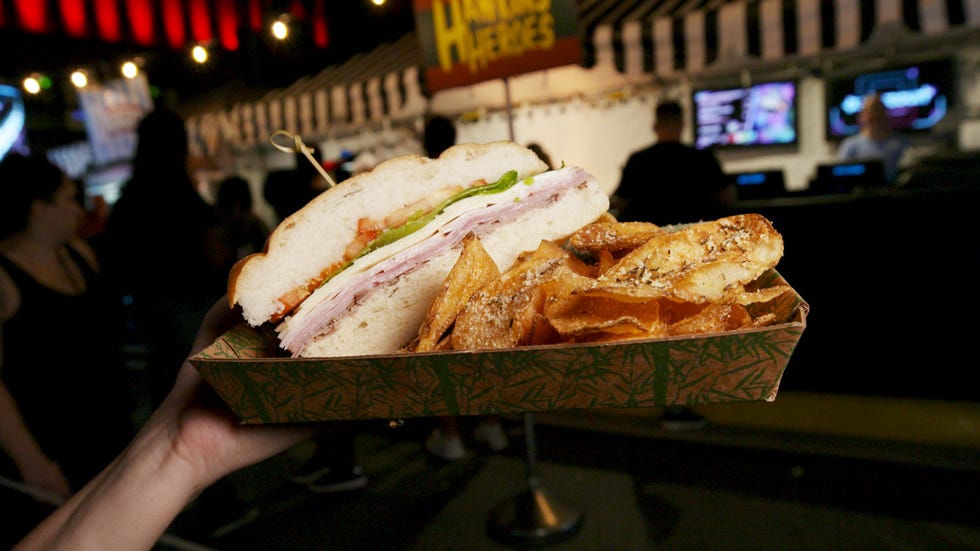 Food, Dish, Cuisine, Junk food, Fast food, Sandwich, Comfort food, Finger food, Ingredient, Bocadillo, 