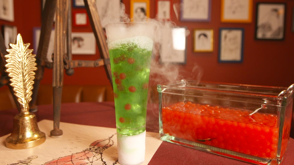 Drink, Cocktail garnish, Food, Non-alcoholic beverage, Garnish, Fizz, Mojito, Cocktail, 