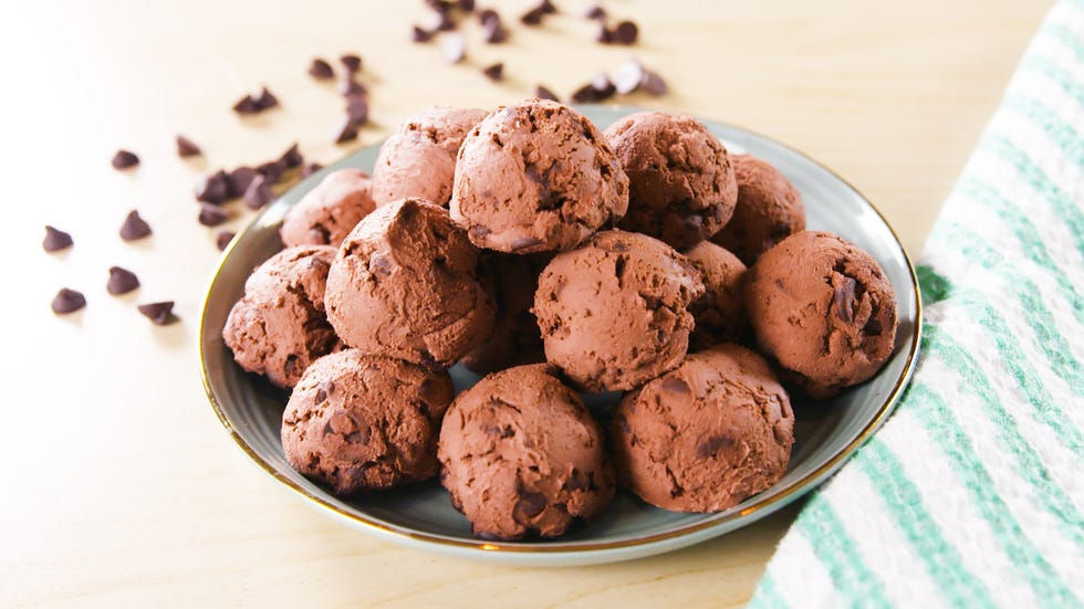 keto brownie bombs