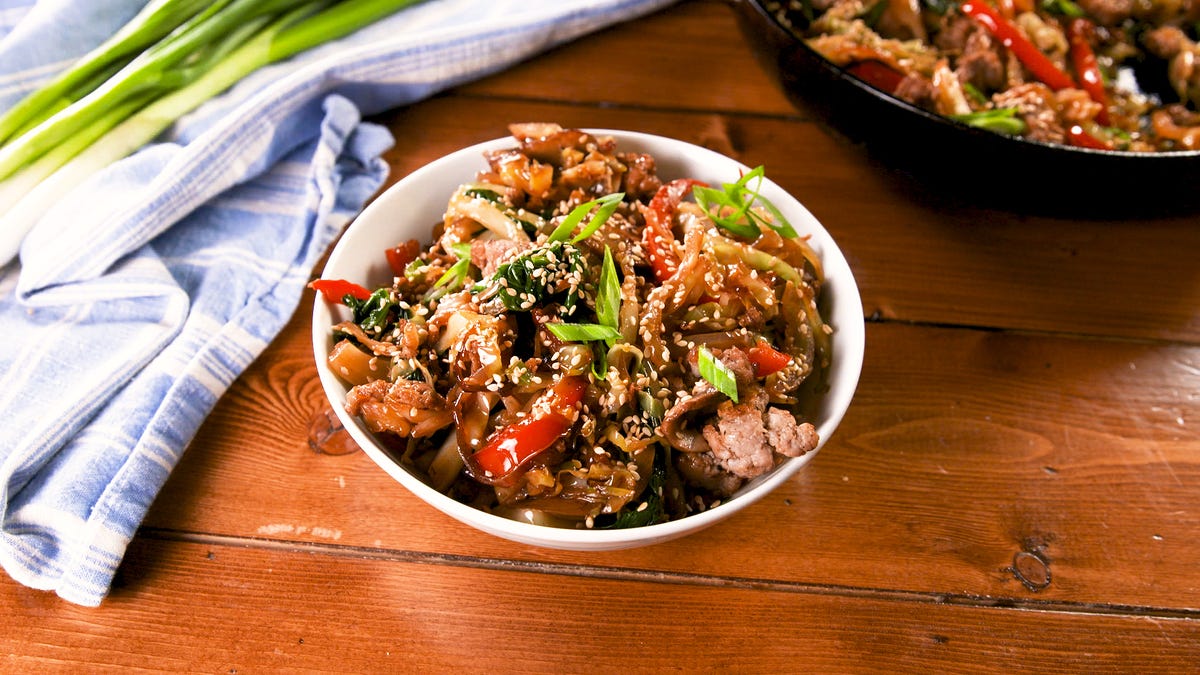preview for These Keto Egg Roll Bowls Are A Super Satisfying Weeknight Dinner