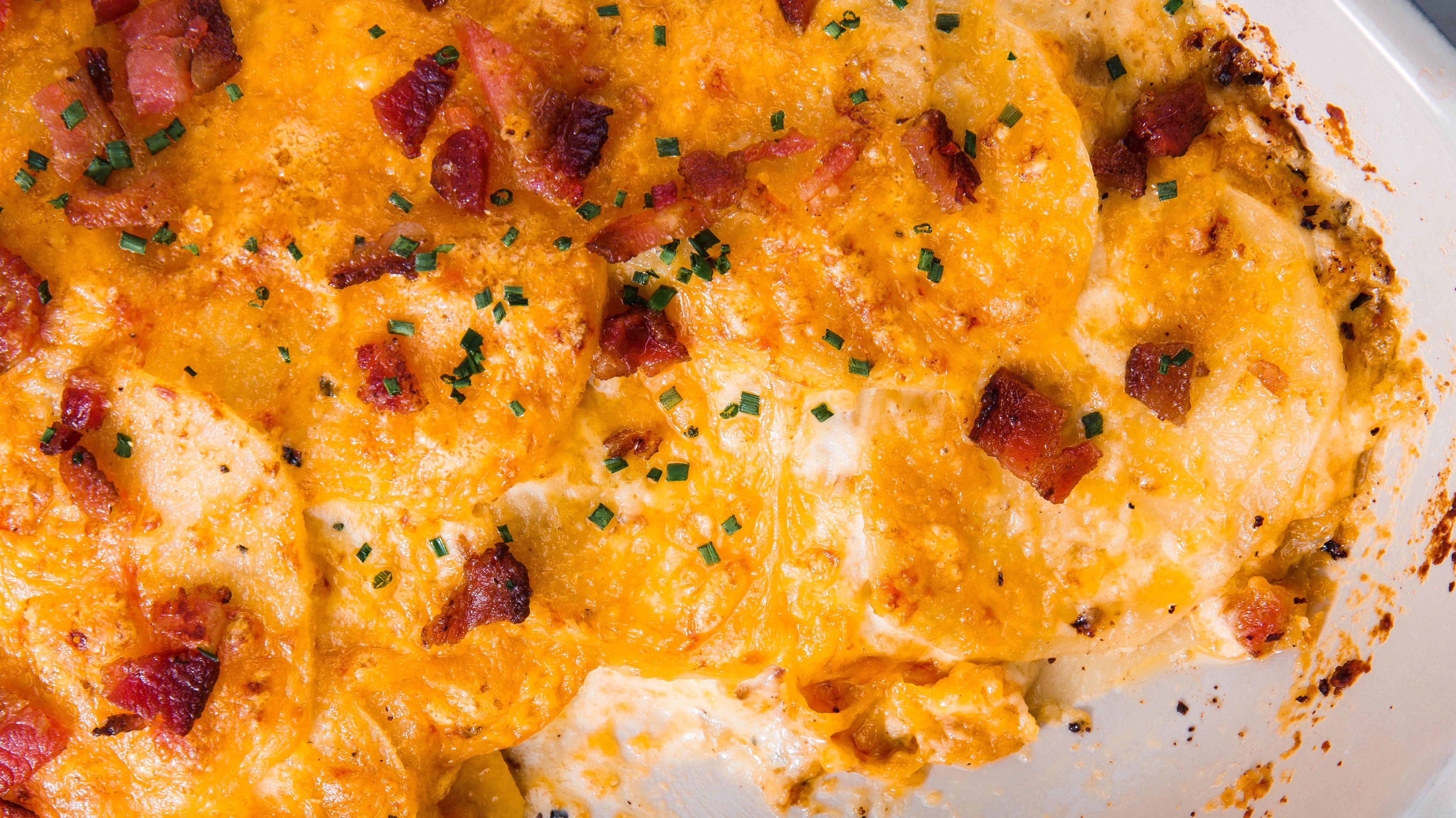 Bacon & Cheddar Scalloped Potatoes🥔Our 9-Cup Food Processor's