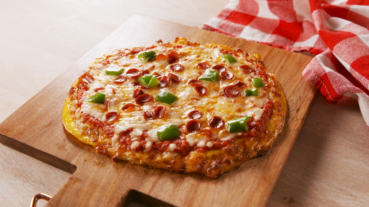 preview for The Crust Of This Low-Carb Pizza Is Basically An Omelet
