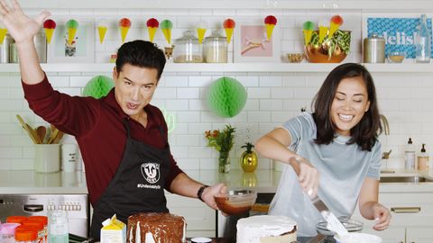 preview for Mario Lopez Tries To Decorate A Cake Better Than Delish Senior Food Editor