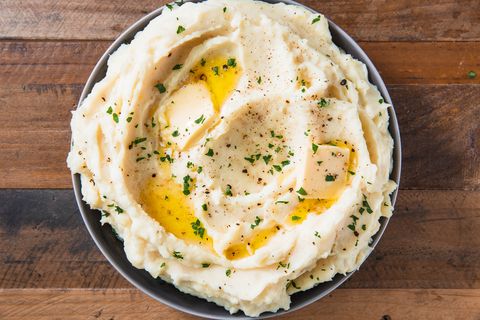 these mashed potatoes are so creamy for your thanksgiving spread