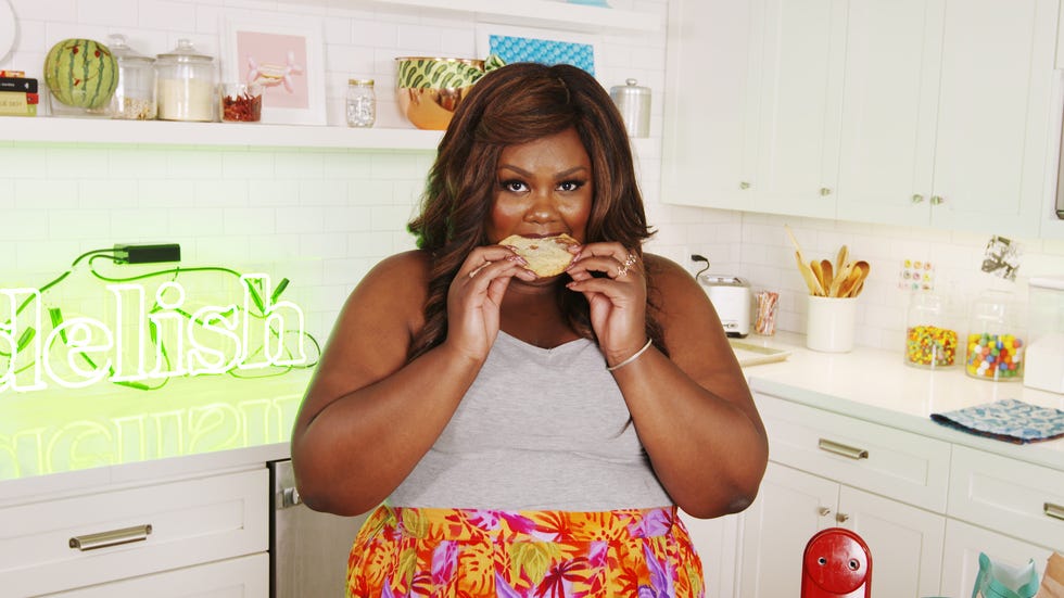Eating, Junk food, Room, Meal, Kitchen, Food, Food craving, Child, Homemaker, Fast food, 