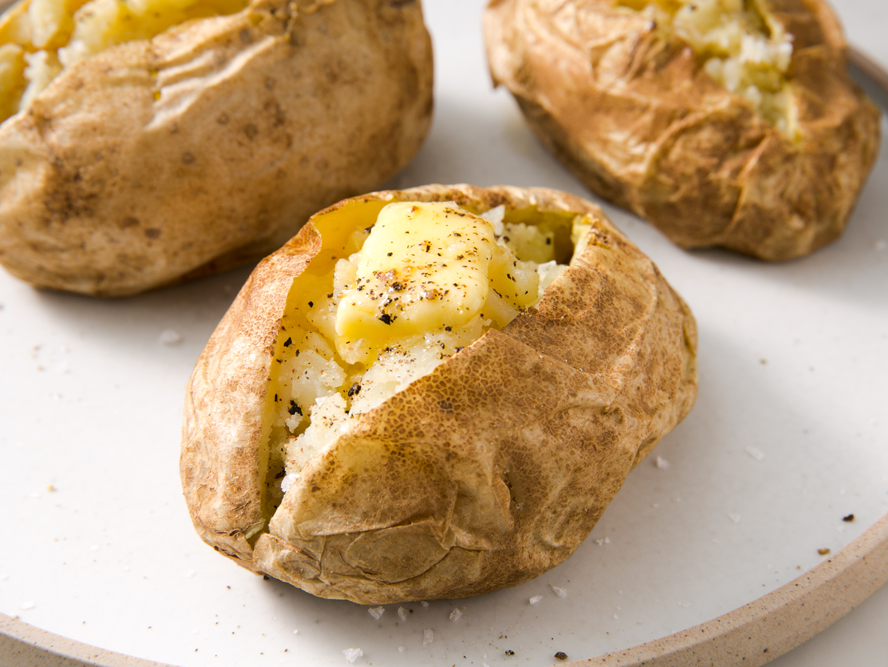 vriendelijke groet semester fictie Microwave Baked Potato Recipe - How To Microwave a Baked Potato