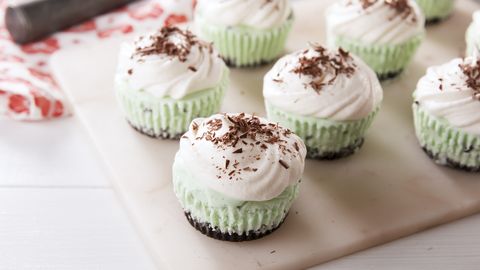 preview for These Mint Chip Ice Cream Cups >>> Cupcakes