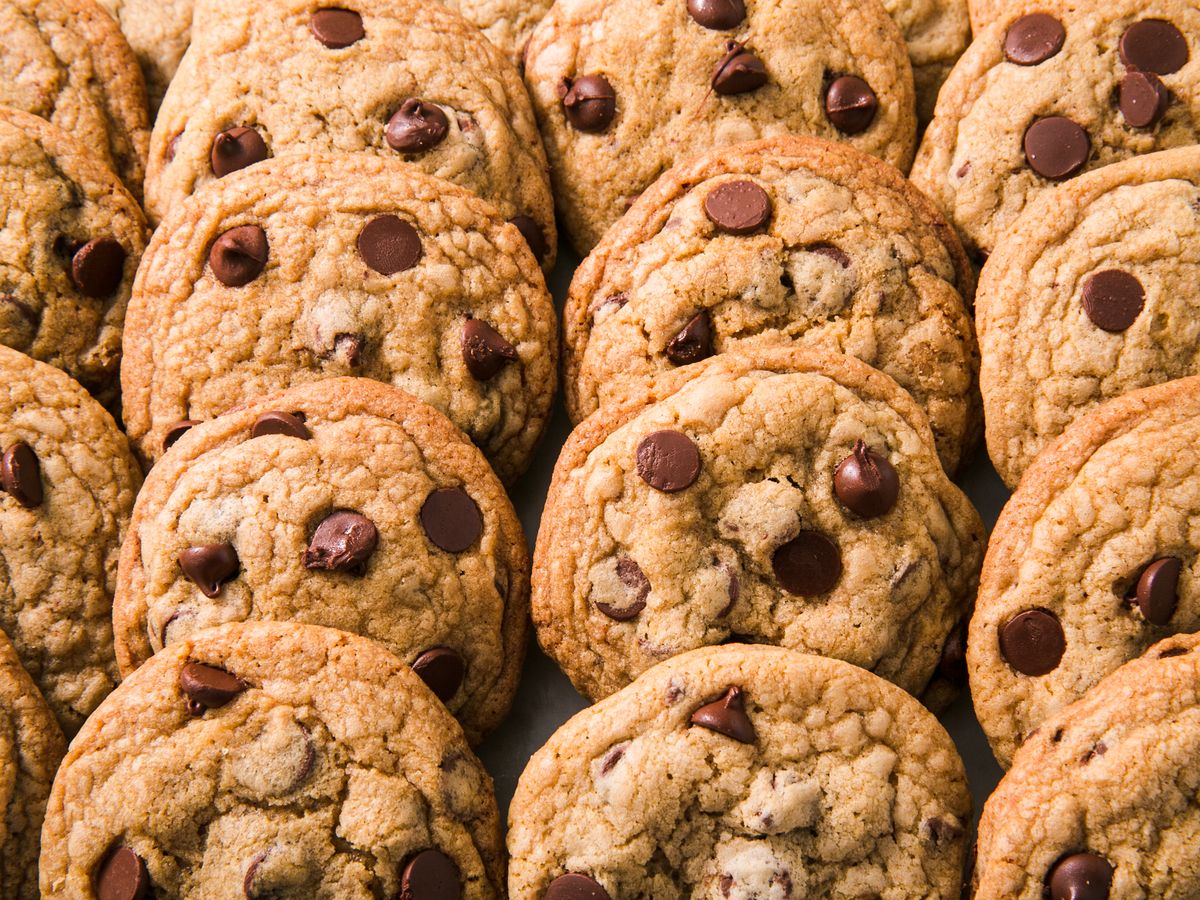 https://hips.hearstapps.com/hmg-prod/images/delish-ms-fields-cookies-024-1544735513.jpg?crop=0.8888888888888888xw:1xh;center,top&resize=1200:*