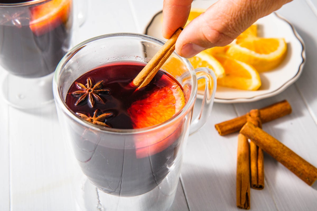 Priya's Versatile Recipes: Warmer Win/Vin Chaud - Hot Mulled Wine