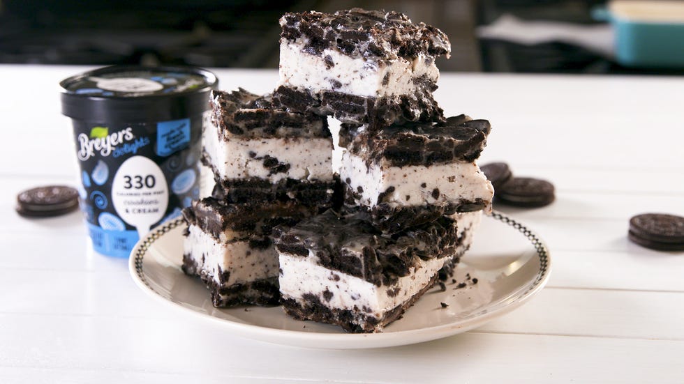 Food, Dessert, Snack, Oreo, Frozen dessert, Dish, Cuisine, Baked goods, Cake, Chocolate brownie, 