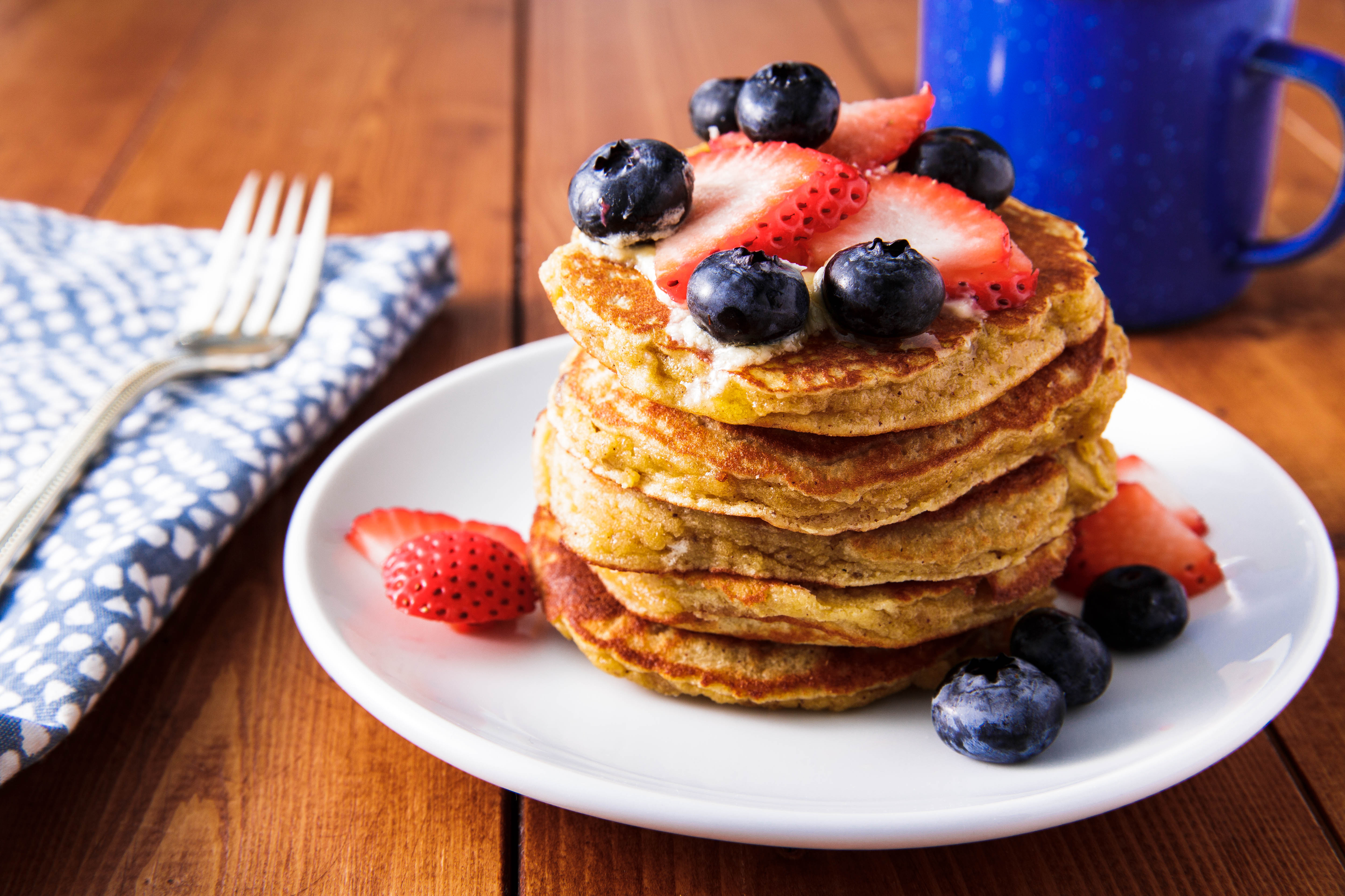 tortitas paleo con frutos rojos